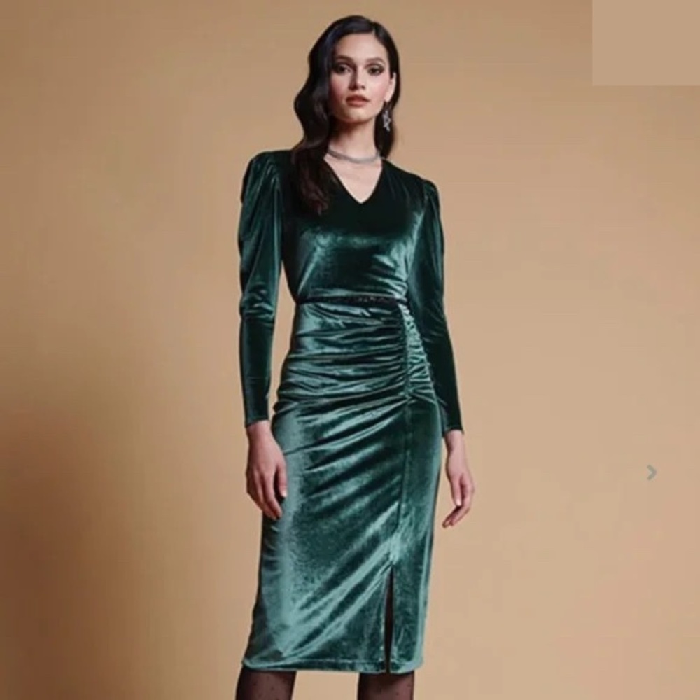 NWT Rachel Parcell Long Sleeve Stretch Velvet Sheath Dress